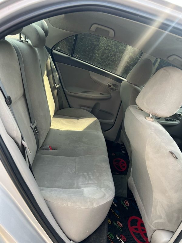 Toyota Corolla LE 2012 - Image 6