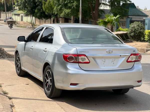 Toyota Corolla LE 2012