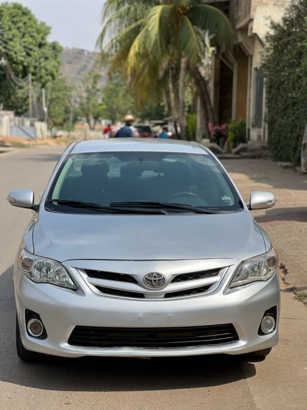 Toyota Corolla LE 2012 - Image 2