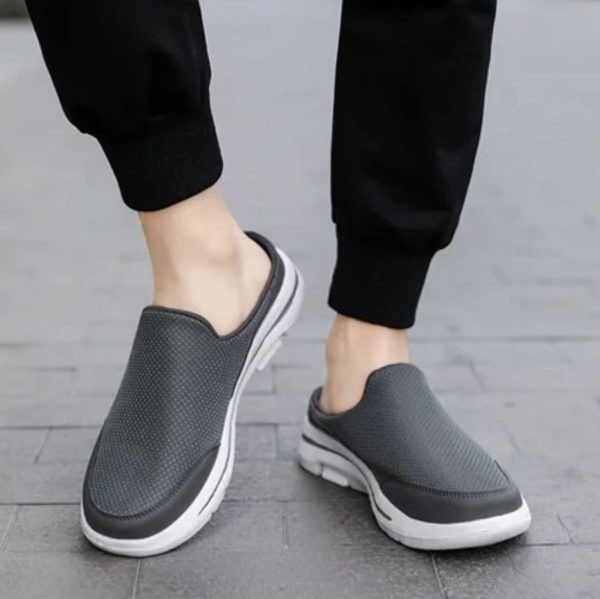 SKECHERS